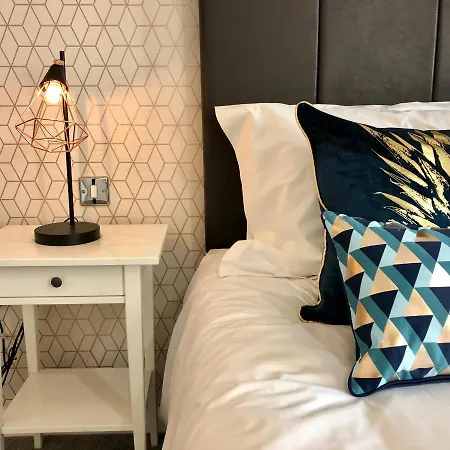 Luxury - Central - Parking Sometimes Available Apartment York