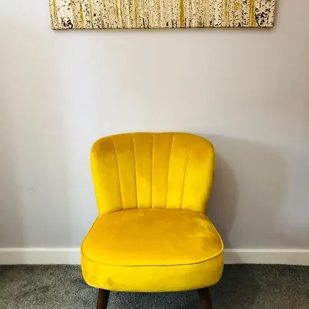 Apartment Luxury - Central - Parking Sometimes Available *